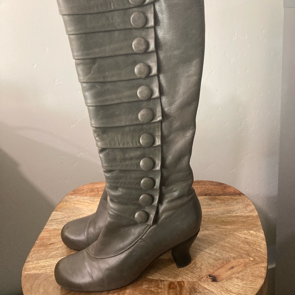 Miz Mooz Leather Gray Buttoned Heeled Boots